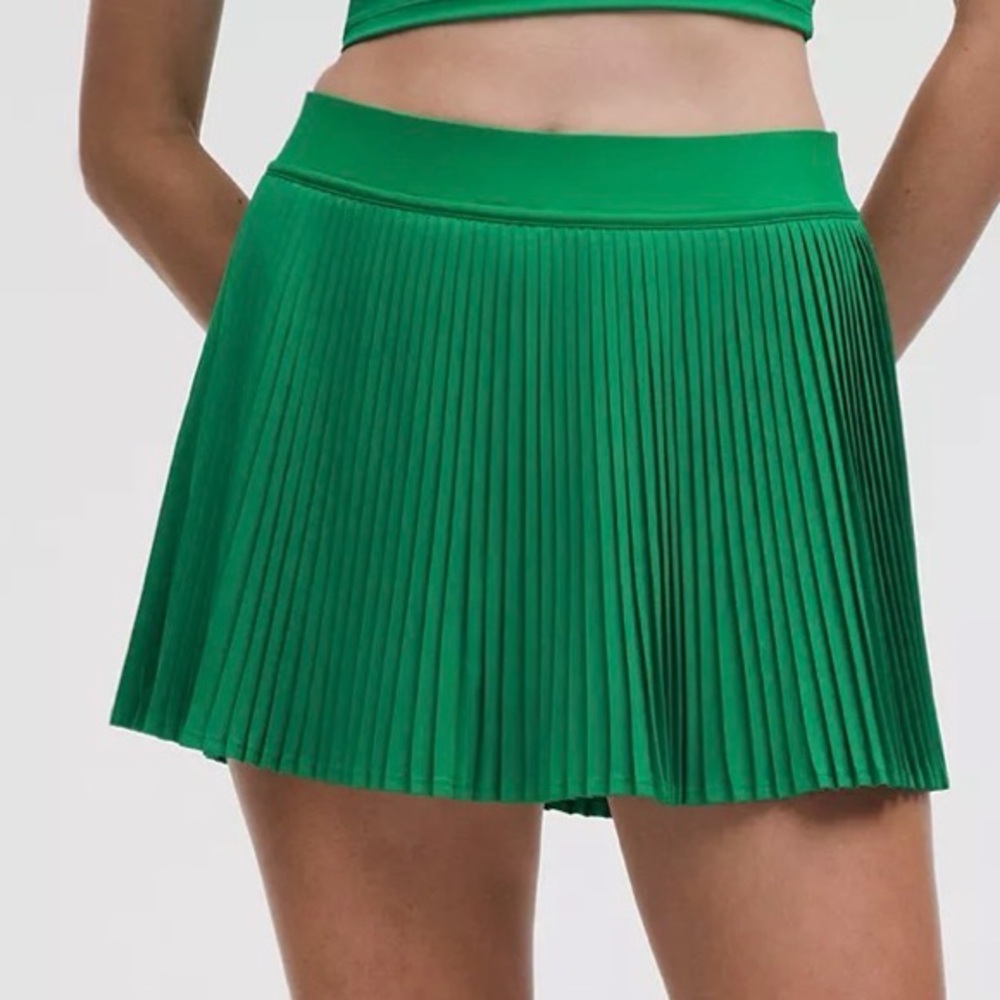 NEW WITH TAGS - Lululemon Varsity HR Pleated Tennis Skirt